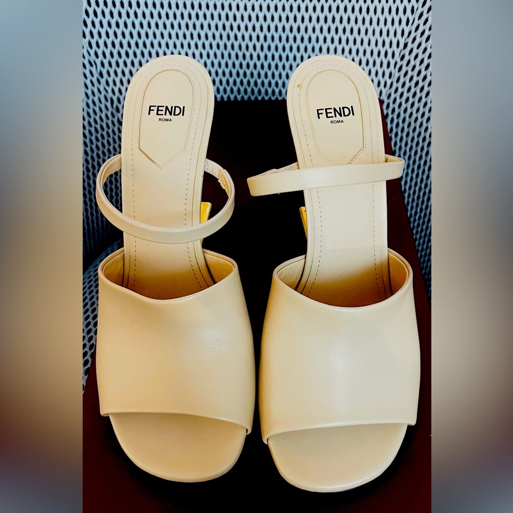 Fendi First - Pink leather high-heeled sandals